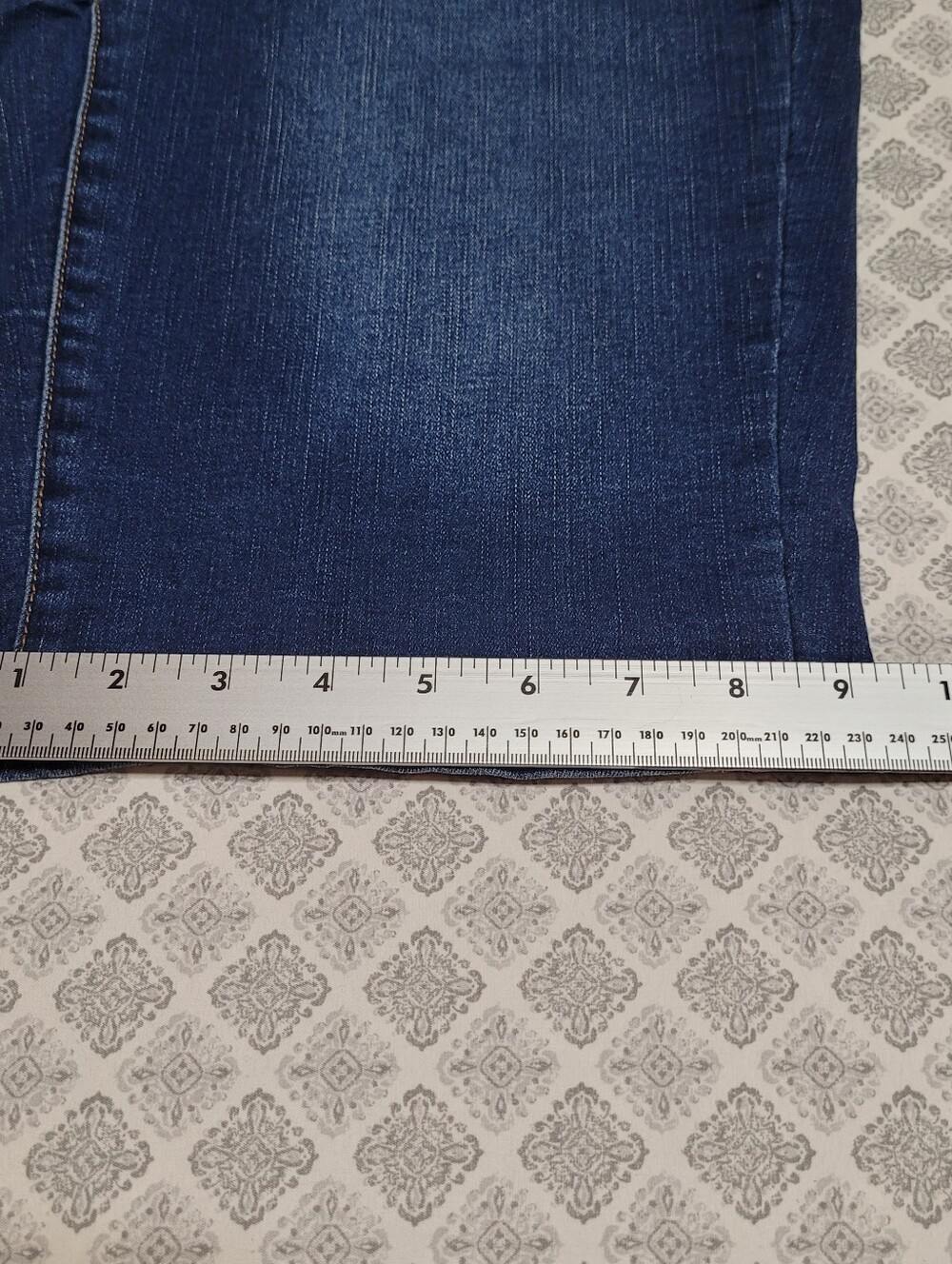 Seven7 Women's Size 8- Blue Boyfriend Denim Short. - Picture 5 of 13